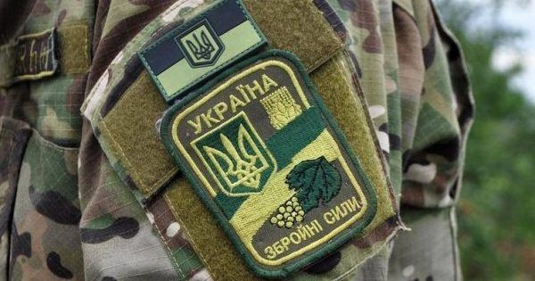 Военный повесился возле части во Львовской области