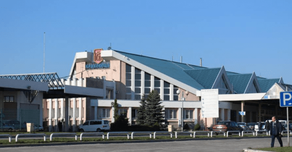 На границе с Польшей образовалась пробка Краковець