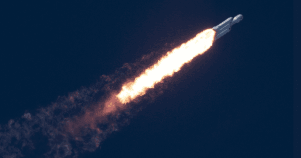Электромобиль Илона Маска превысил орбиту Марса Falcon Heavy