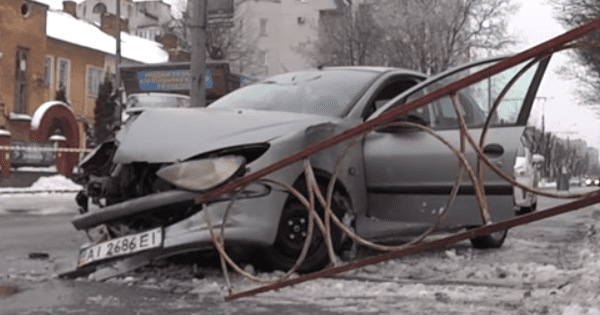 В Белой Церкви девушка на Peugeot сбила сразу двух пешеходов