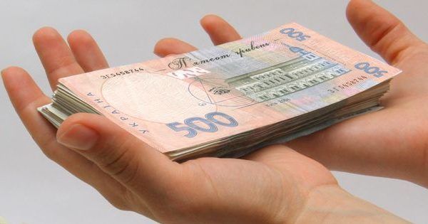 Мінімальну зарплату в Україні підвищать Гроші