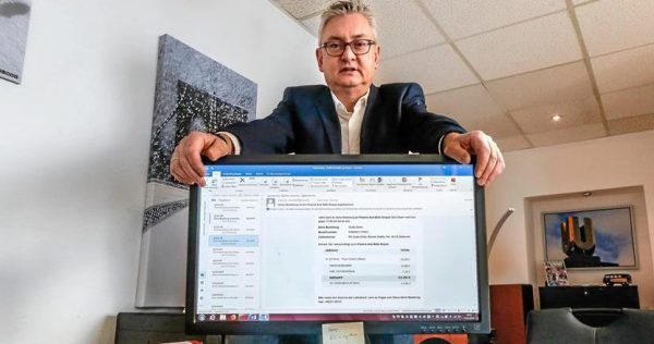 Неизвестные преследуют адвоката, заказывая ему пиццу германия