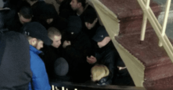 Потасовка в суде над Трухановым Потасовка в суді