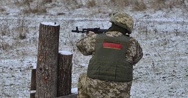 Сутки в АТО: боевики стреляют из 120-мм минометов, ранены четверо бойцов ЗСУ Донбас АТО