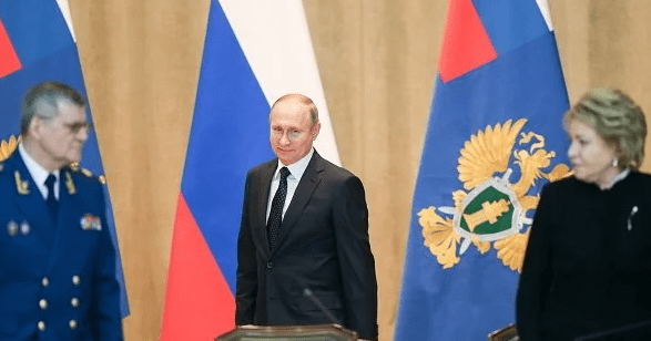 Потухший взгляд и слезы: как выглядит Путин после болезни