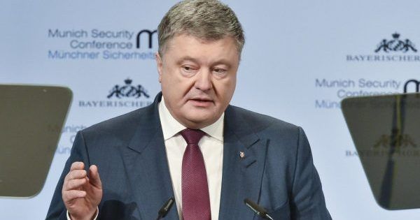 Развязанная РФ гибридная война превращается во всемирную – Порошенко порошенко