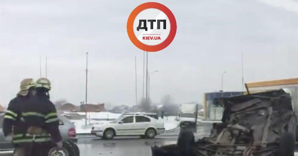 Смертельна ДТП під Києвом: авто розірвало на частини ДТП