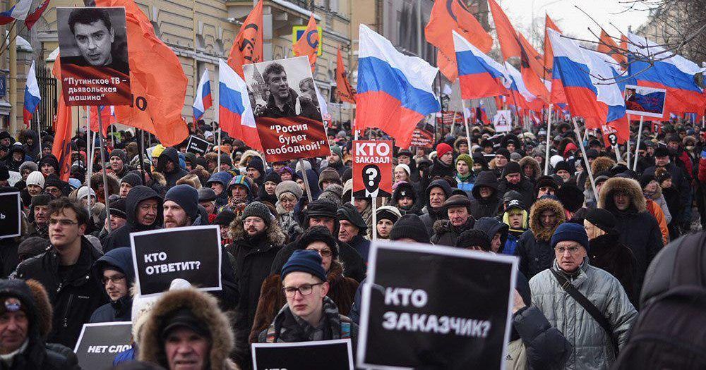 Хто замовник? У Москві пройшов Марш Нємцова