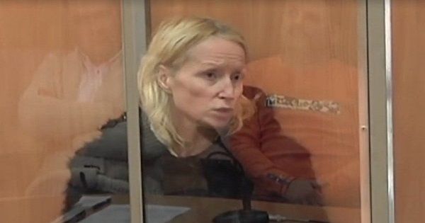 У СІЗО повісилася сепаратистка Меньшикова, яка напала з молотком на воїна АТО