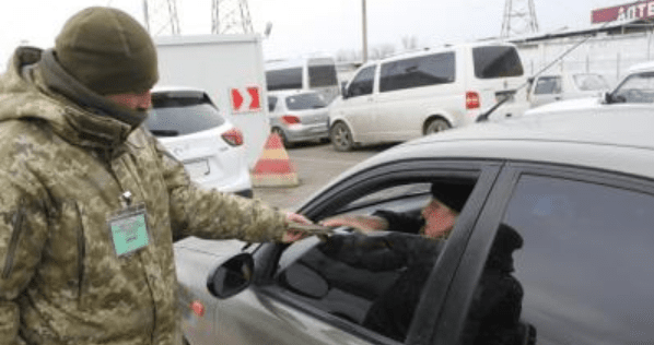 КПП на Донбасі змінюють режим роботи КПП на Донбасі