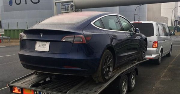 Перша Tesla Model 3 вже в Україні