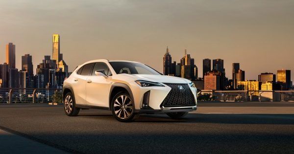 Lexus показав найменший кросовер UX