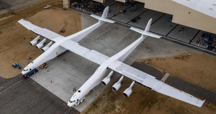 У США випробували літак більший за Мрію Літак Stratolaunch