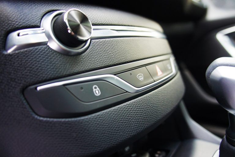 Тест-драйв Peugeot 308 SW: яким повинен бути універсал? Фото 8