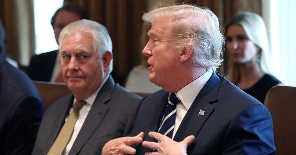 Рексе, їж! Трамп змусив Тіллерсона їсти зіпсований салат