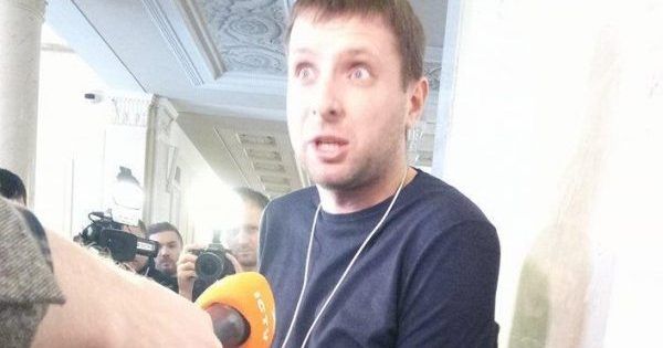 Парасюк не зміг пройти металошукач у Раді і влаштував бійку