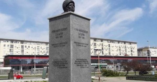 У Белграді відкрили пам гагарин памятник