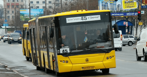 В Киеве полиция сняла с маршрута пьяного водителя автобуса