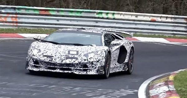 BMW 8 і Ferrari Pista: 20 прототипів засвітилися на одній трасі
