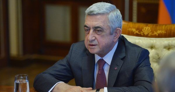 Саргсян избран премьером Армении, несмотря на протесты