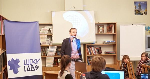 Киевских подростков бесплатно учат писать авторские видеоигры