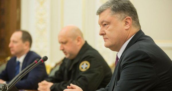 Порошенко экстренно созывает военный кабинет при СНБО порошенко