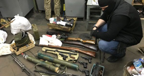 3 кг взрывчатки, огнеметы и гранатометы: в Киеве задержали ОПГ опг