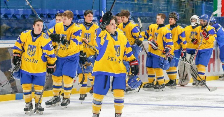 Збірна України завоювала золото чемпіонату світу з хокею U-18