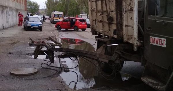 В Запорожье мусоровоз раздавил мужчину