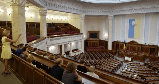Рада разошлась на 3 недели