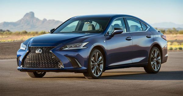 Lexus привез в Пекин новый седан на базе Camry