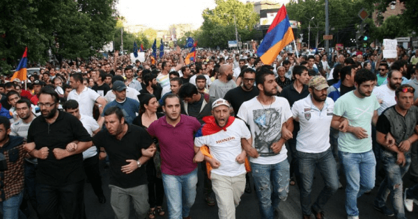 протесты в ереване