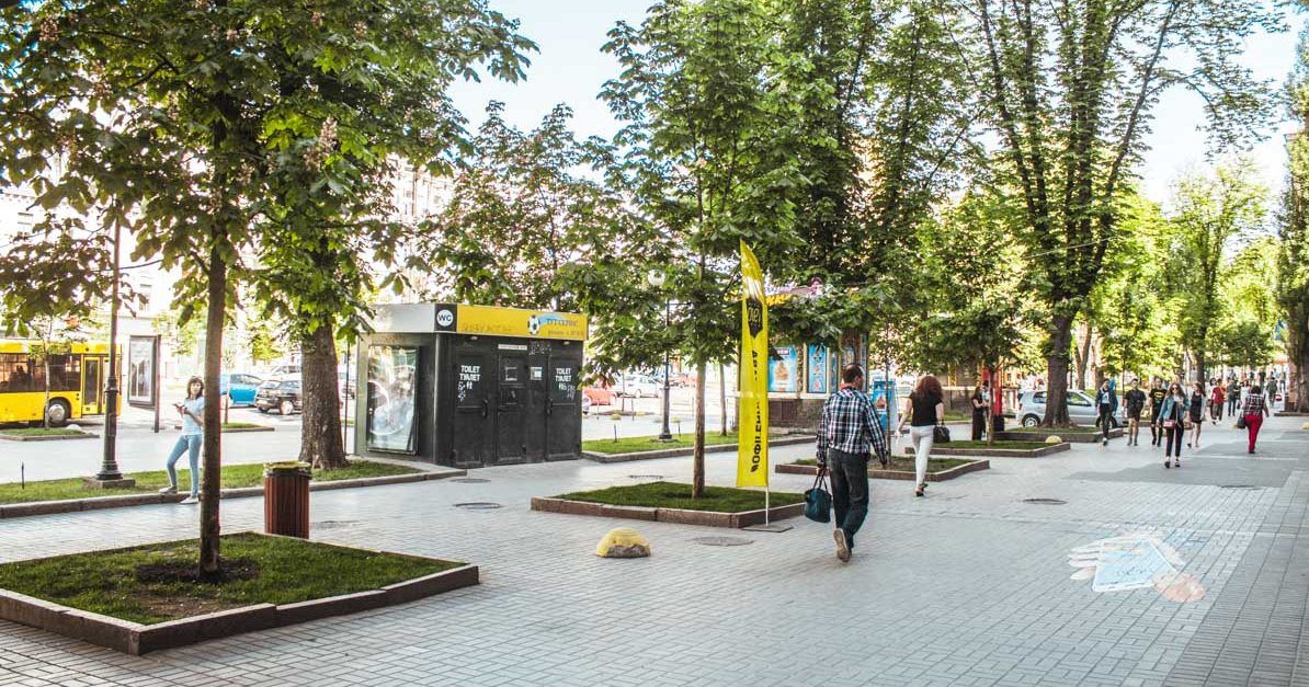 На Хрещатику зникли лавки На Хрещатику зникли лавки