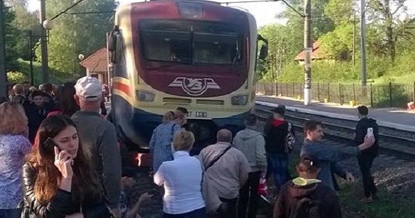Біля Львова люди заблокували рух потягів