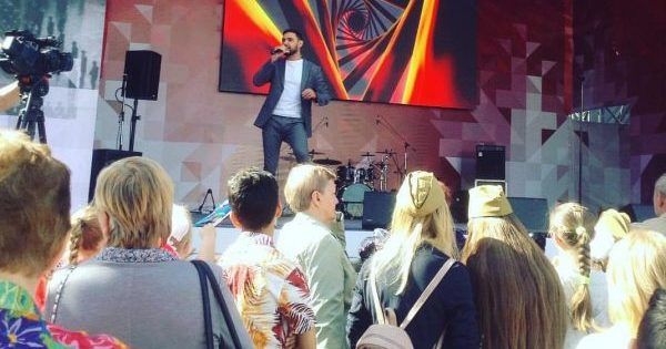 Заслужений артист України виступив у Москві на 9 травня