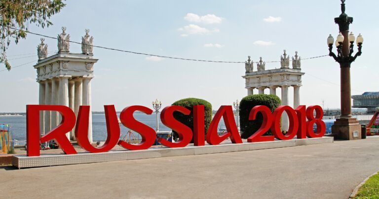 Москва на границе с Украиной, Сочи в Турции: перед ЧМ россияне шокировали картой мира