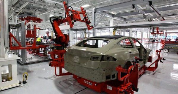 Tesla призупинила випуск Model 3