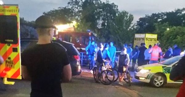 В Манчестере авто въехало в толпу пешеходов, есть пострадавшие У Манчестері авто в’їхало в натовп