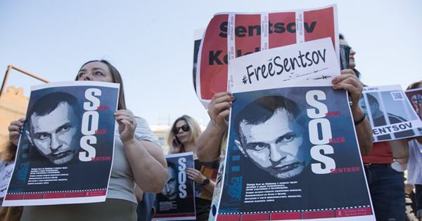 Україна звернулася до Євросуду щодо порушення РФ прав Сенцова У Києві пройшла акція на підтримку Сенцова