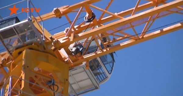 Крановщик в Украине: что самое сложное, какая зарплата и где учат