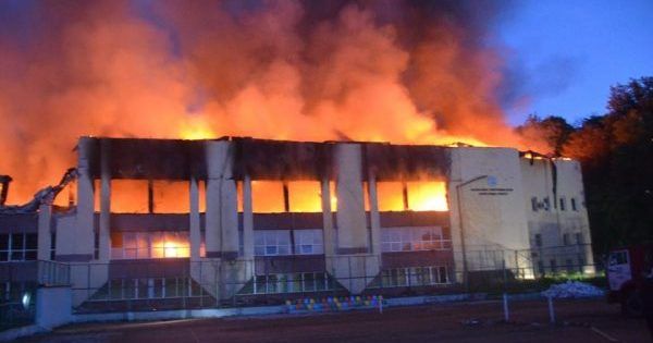 Пожежа у спорткомплексі Міноборони у Львові: евакуювали 200 осіб пожар во львове