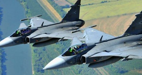 Венгрия объявила военную тревогу из-за украинского самолета венгрия