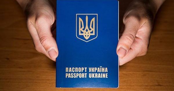 5 країн, у яких українці найчастіше просять притулок загранпаспорт