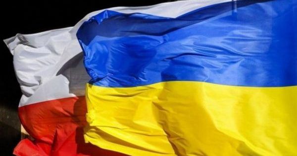 В Польше подали жалобу на власть из-за обвинения украинцев в смерти поляков польша украина