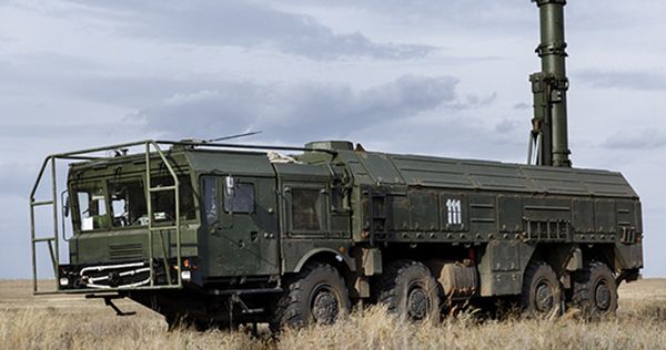 РФ стягнула до кордону з Україною 30 тис. військових, Іскандери та С-400 Іскандер