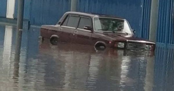 Вместо дорог — Венеция! Черновцы и Хмельницкий ушли под воду
