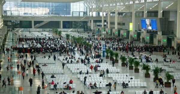 Заборона на сім-карти та обшуки на вокзалі: дивні факти про життя у Китаї китай