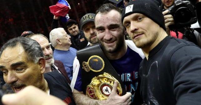 Офіційно: названо дату та місце бою Усик