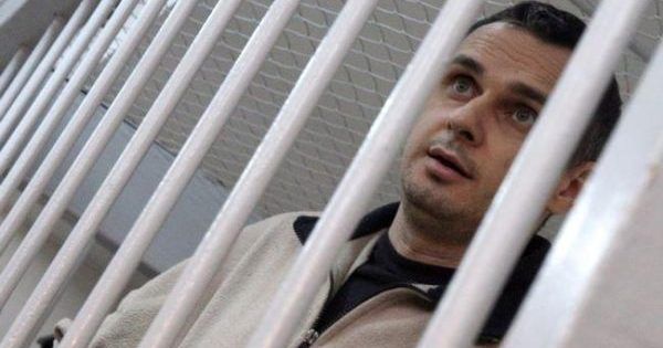 Жорстоко і нелюдяно: Сенцова годують примусово сенцов