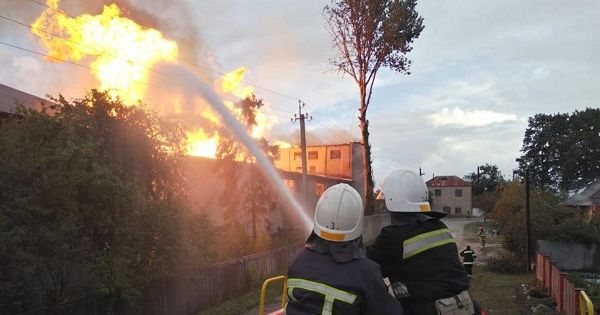 Масштабна пожежа на спиртбазі на Тернопільщині